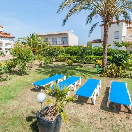 Fantastic Villa For 6 People With Communal Pool In Vilacolum * Vilacolum